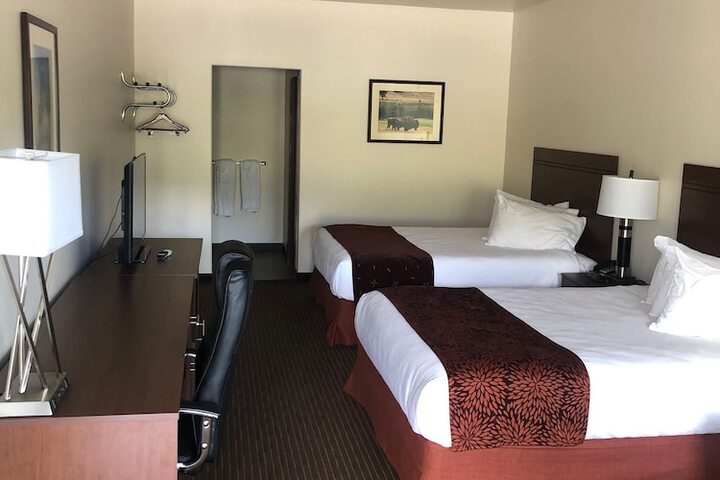 Room 6 of 32