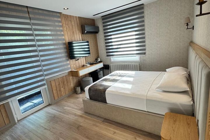 Room 10 of 36