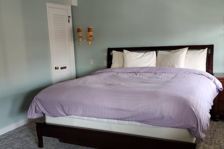 Room 81 of 206
