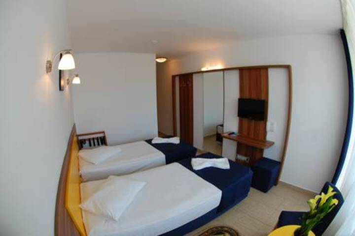 Room 3 of 17