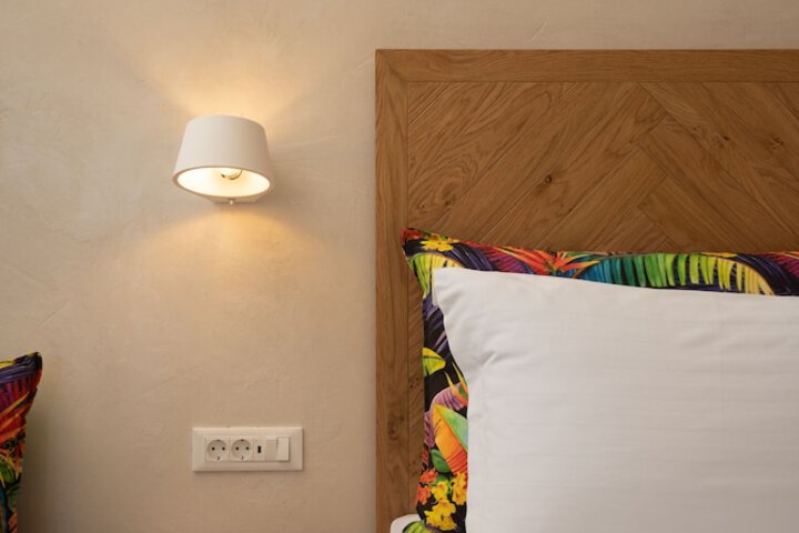 Room 14 of 99