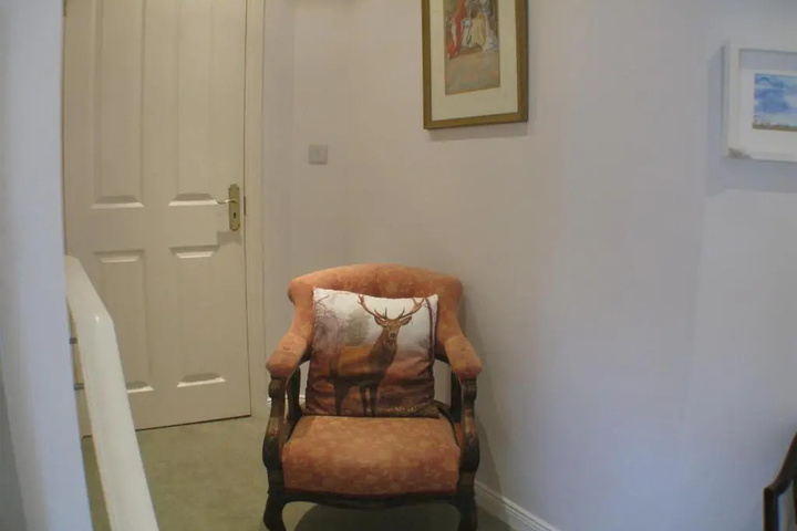 Room 10 of 14