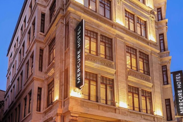 Hotel 100 of 105
