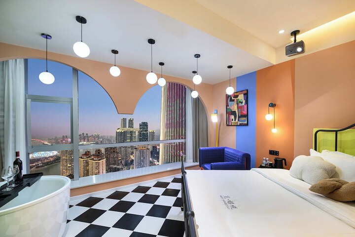 Room 63 of 112