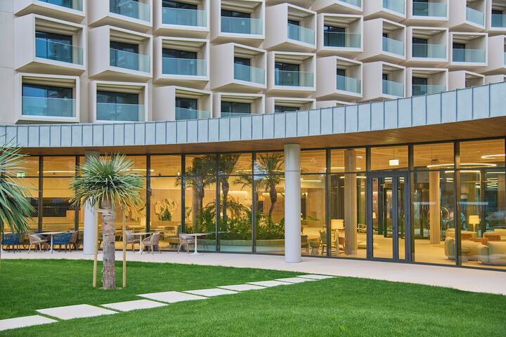 Hotel Exterior 58 of 63