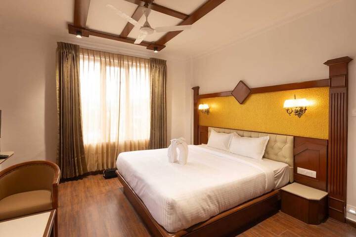 Room 3 of 20