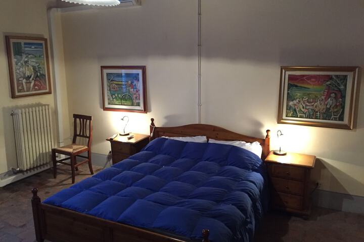 Room 2 of 41
