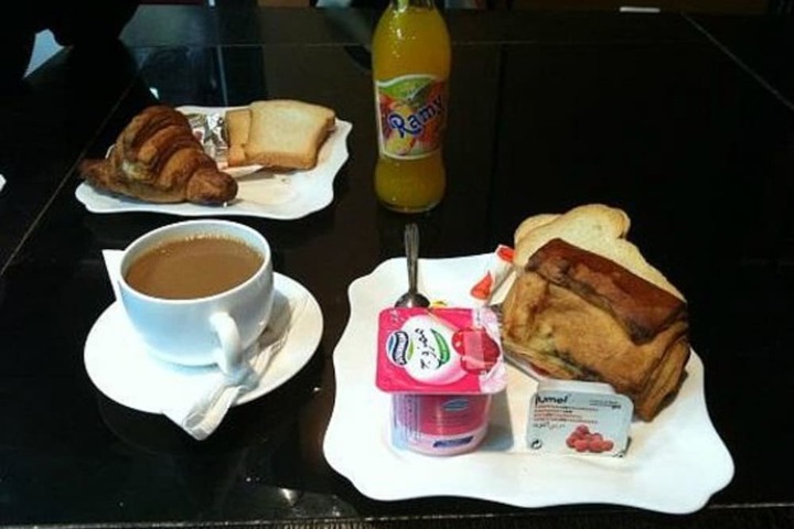 Breakfast/Coffee Service 34 of 41