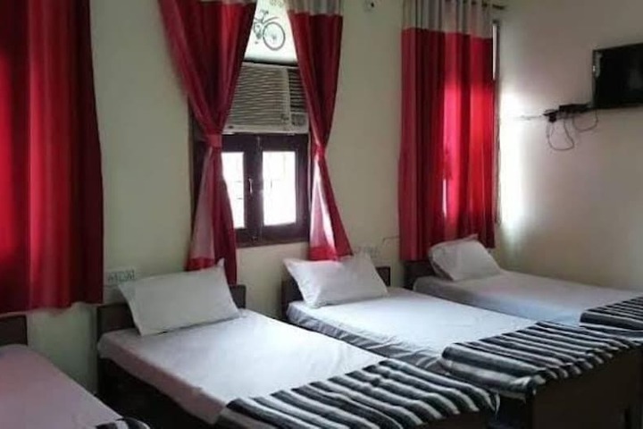 Room 7 of 10