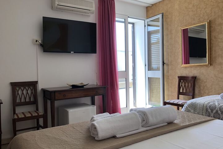 Room 19 of 53