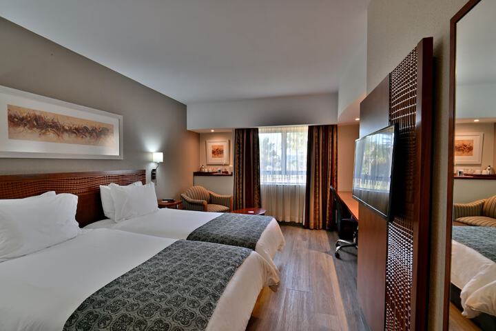 Room 8 of 34