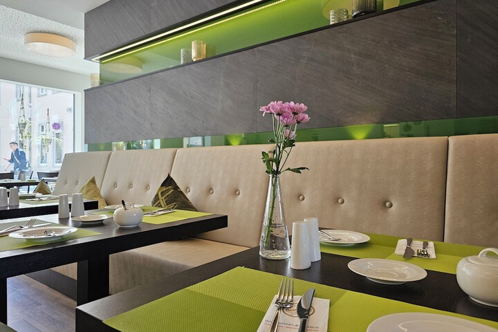 Dining 52 of 73