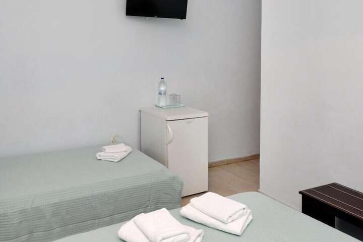 Room 13 of 25