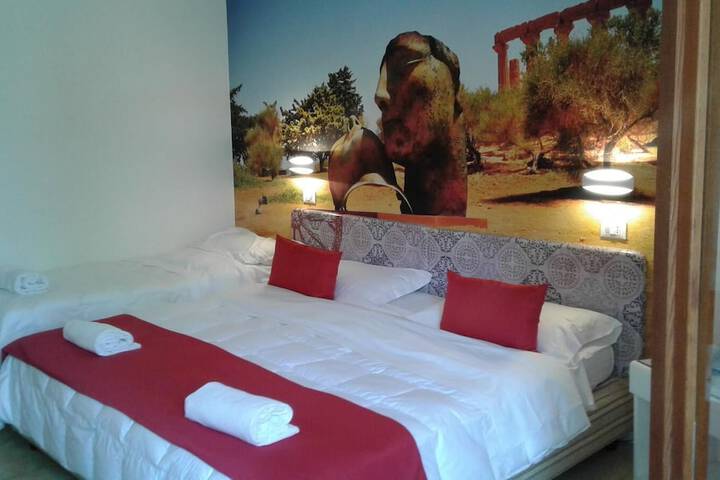 Room 6 of 85