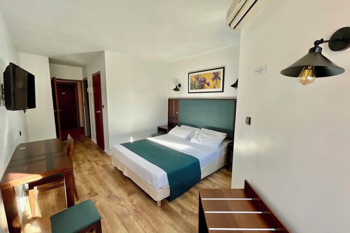 Room 2 of 14