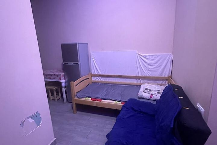 Room 6 of 11