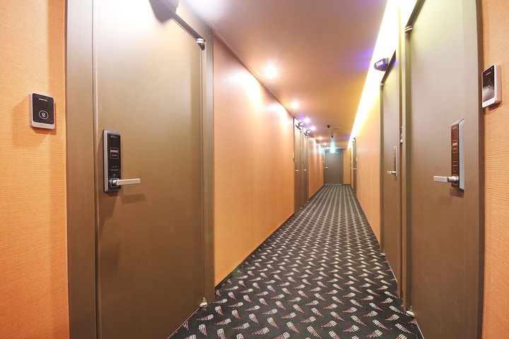 Ballroom/Hall 118 of 127