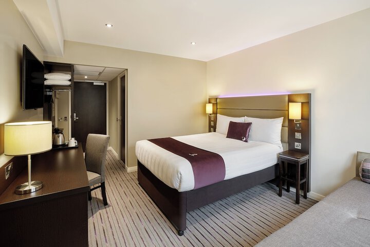 Room 4 of 30