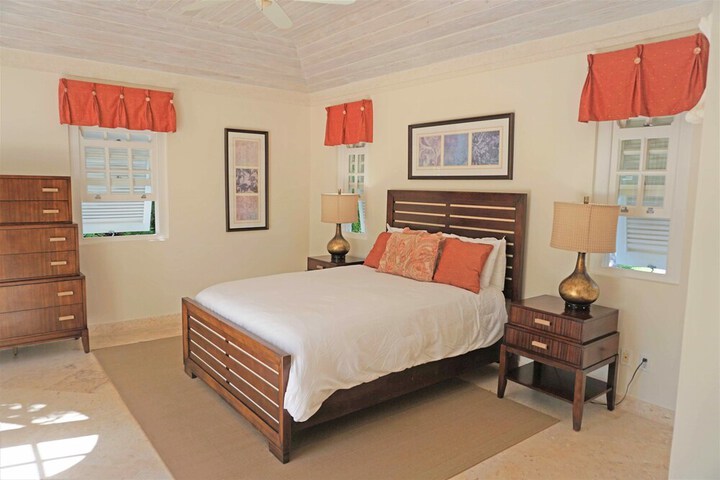 Room 3 of 25