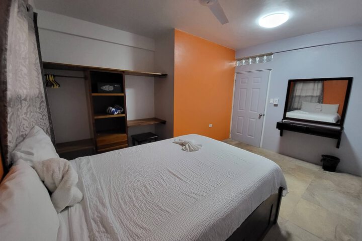 Room 7 of 124