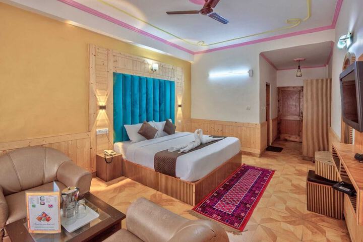 Room 8 of 50