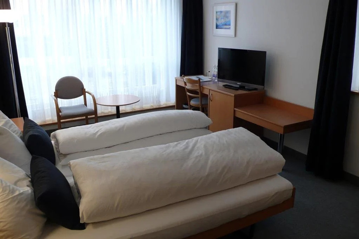Room 3 of 11