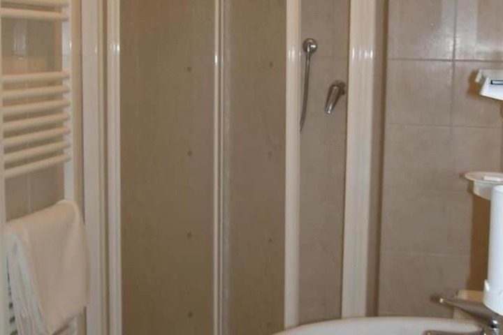 Room 14 of 14