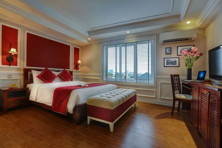 Room 9 of 34