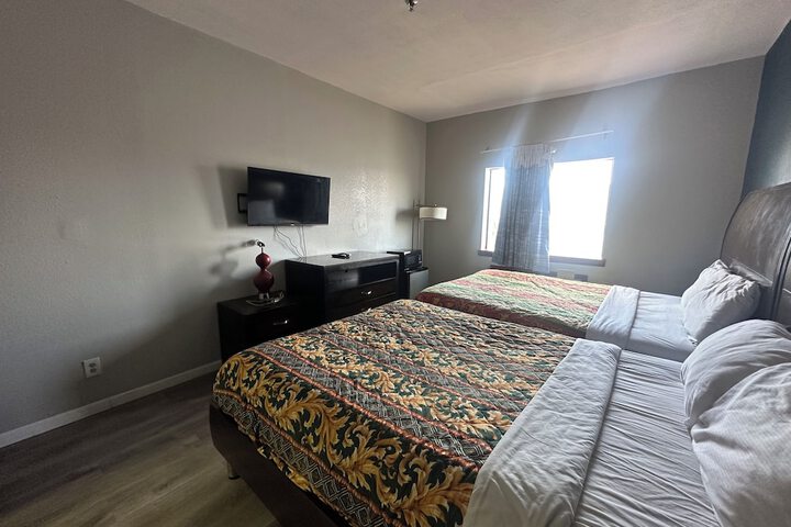 Room 16 of 33
