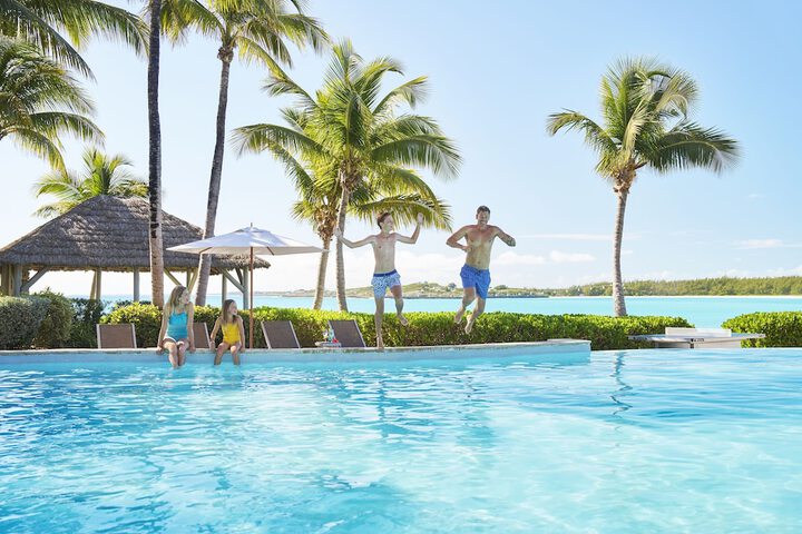 Hotel Pool