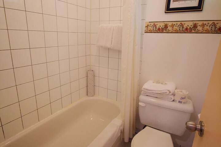 Room 52 of 63