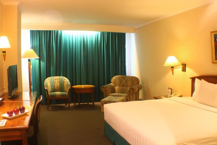 Room 14 of 48