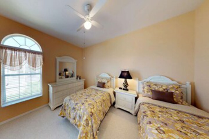 Room 33 of 36
