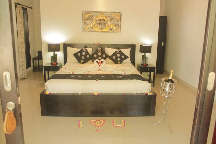 Room 4 of 55