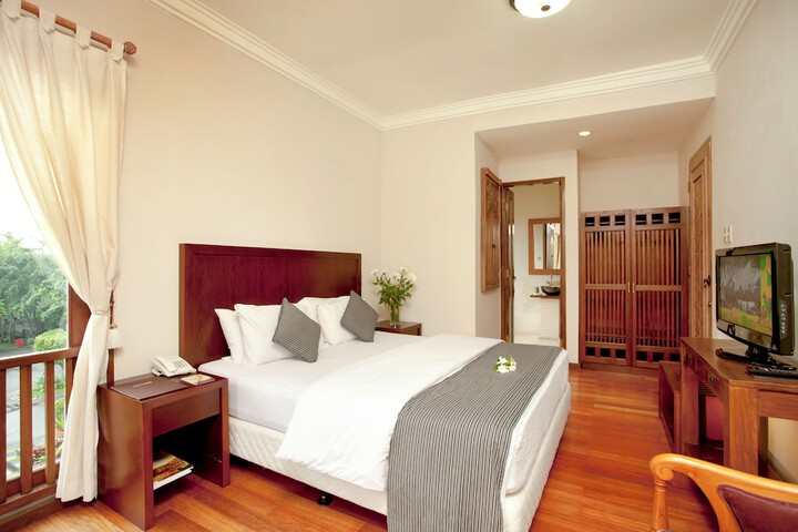 Room 9 of 27