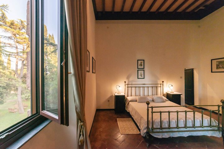 Room 20 of 143