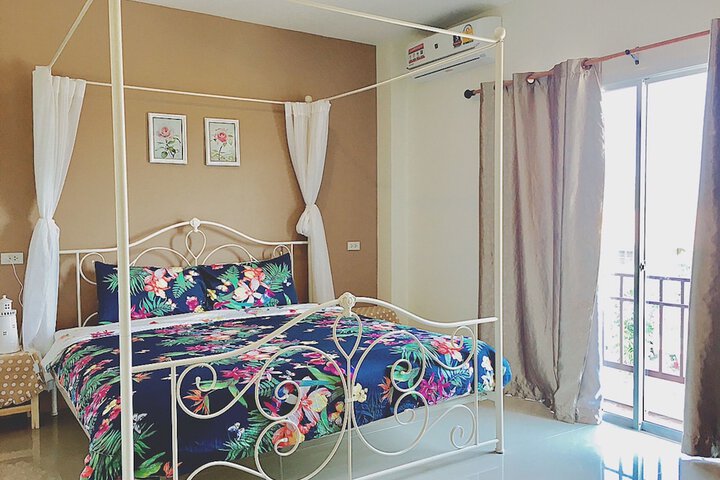 Room 6 of 48