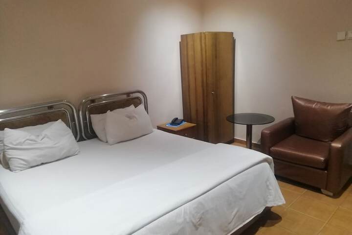 Room 4 of 35