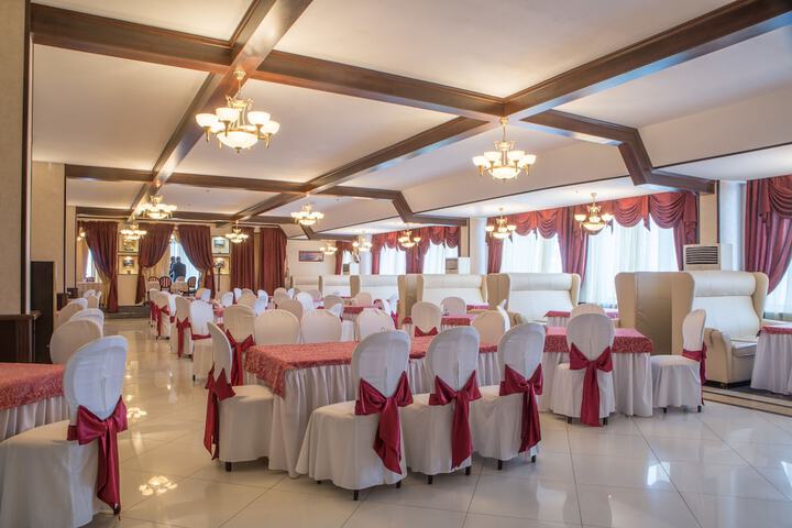 Ballroom/Hall 103 of 120