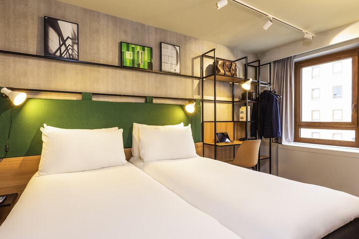 Room 10 of 89