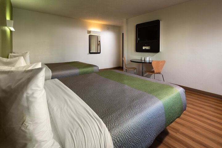 Room 7 of 17
