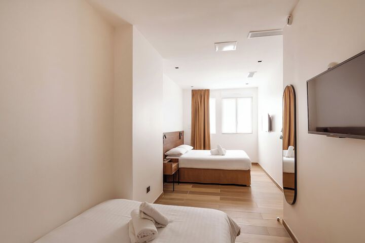 Room 14 of 35