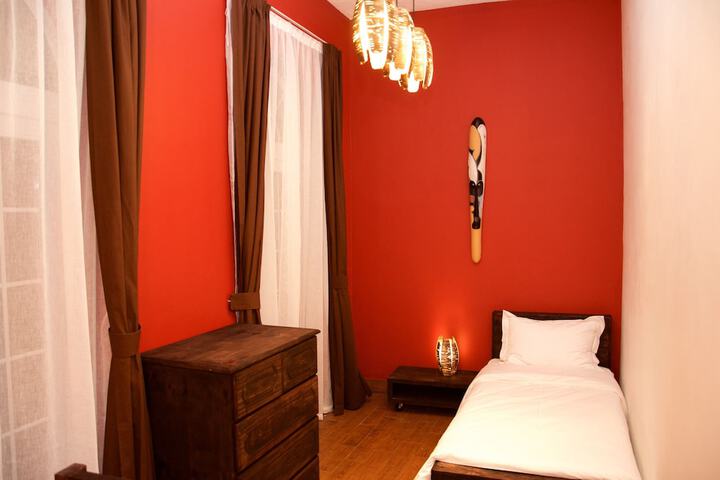 Room 29 of 74