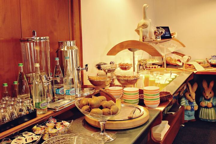 Breakfast area