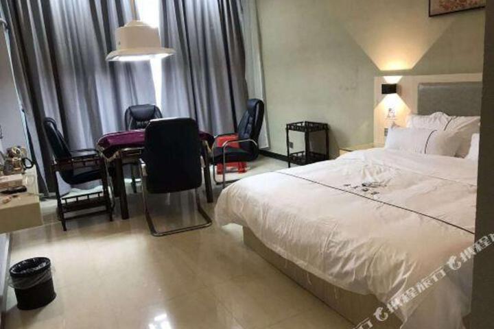 Junyue Business Hotel