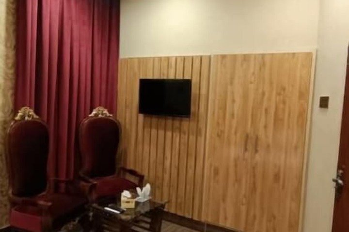 Room 18 of 34