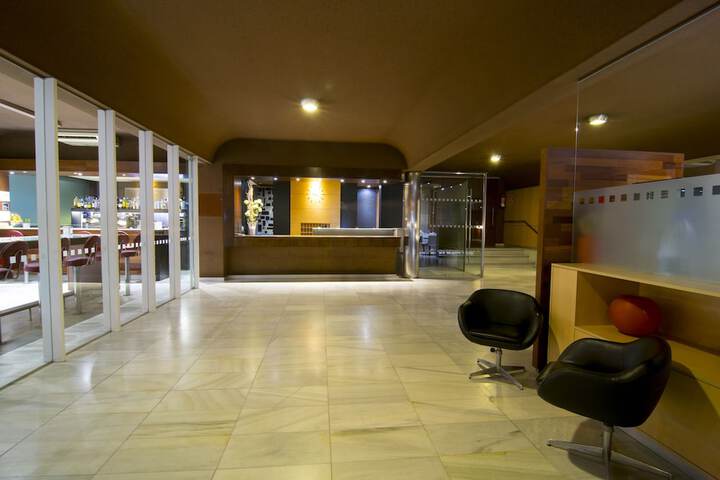 Check-in/check-out kiosk