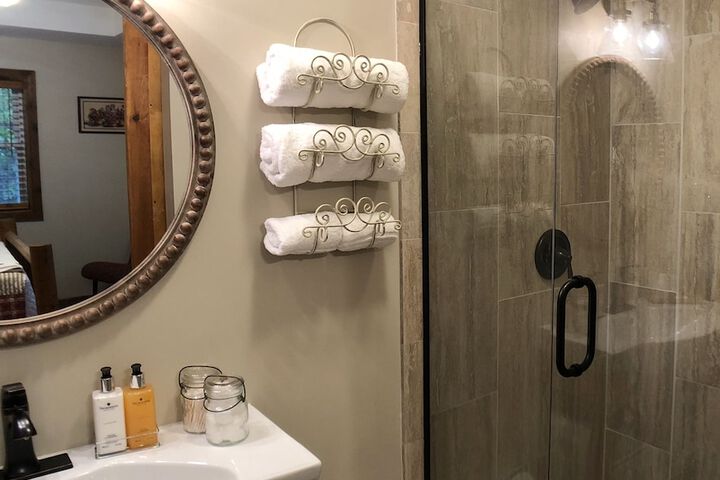 Room 16 of 28