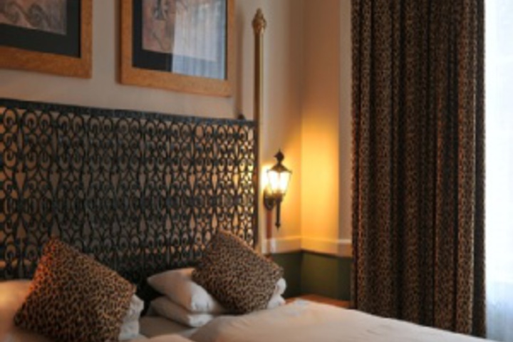 Room 105 of 168