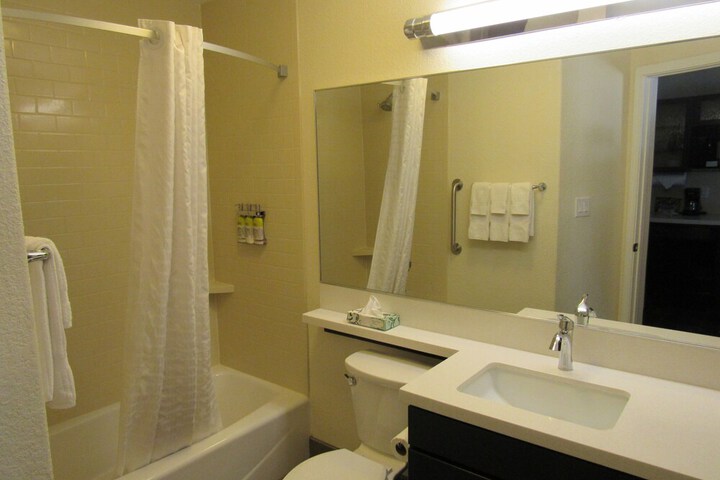 Room 14 of 22